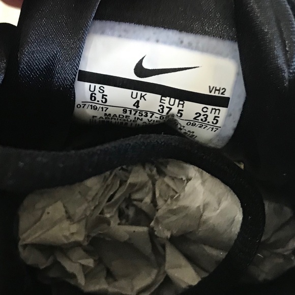 NEW Women’s Nike Tanjun Running Shoes - Picture 7 of 8